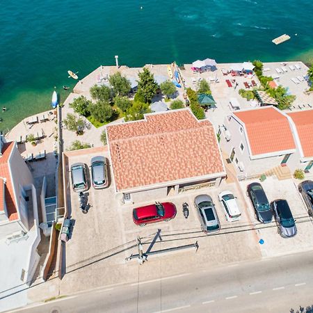 Apartments Edera Тиват Екстериор снимка