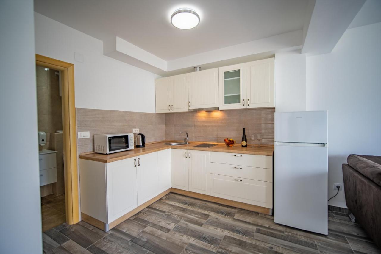 Apartments Edera Тиват Екстериор снимка