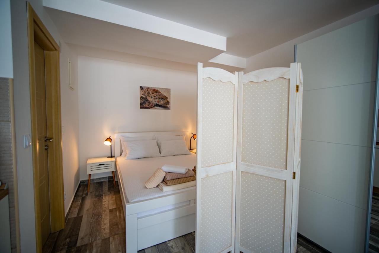 Apartments Edera Тиват Екстериор снимка