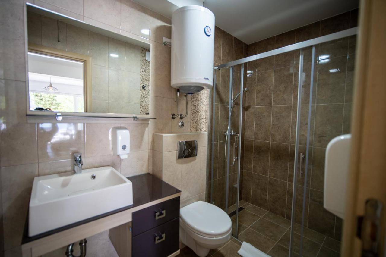 Apartments Edera Тиват Екстериор снимка