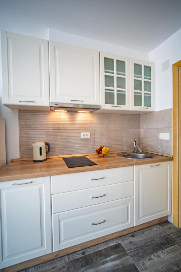 Apartments Edera Тиват Екстериор снимка