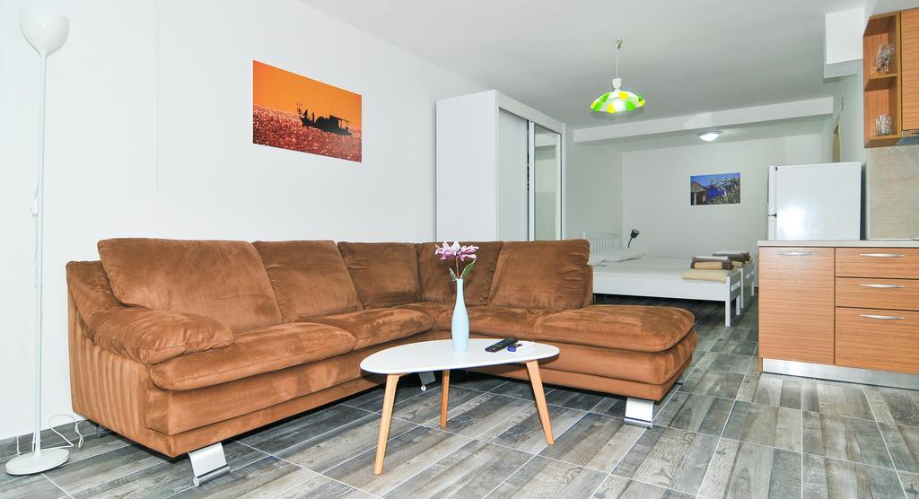 Apartments Edera Тиват Екстериор снимка