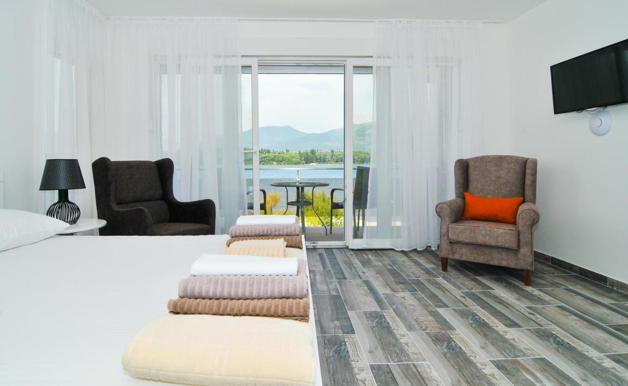Apartments Edera Тиват Екстериор снимка